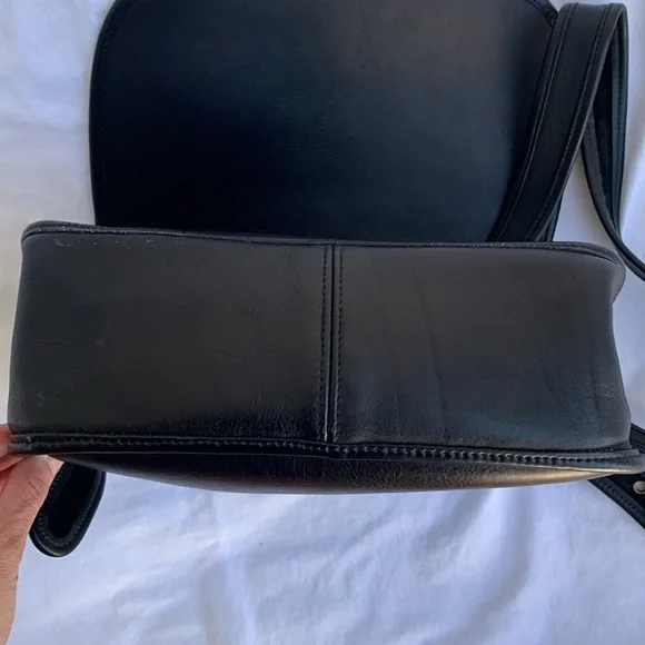 VINTAGE Coach 9951 Black Classic Pouch Leather Shoulder Bag purse w/dust bag - Picture 9 of 17